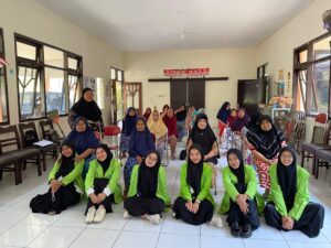 Gaungkan Shalawat Ditengah Para Lansia, Mahasiswa PPP BPI UIN Walisongo Rutinkan Dziba’an di Panti Wredha Harapan Ibu Bringin
