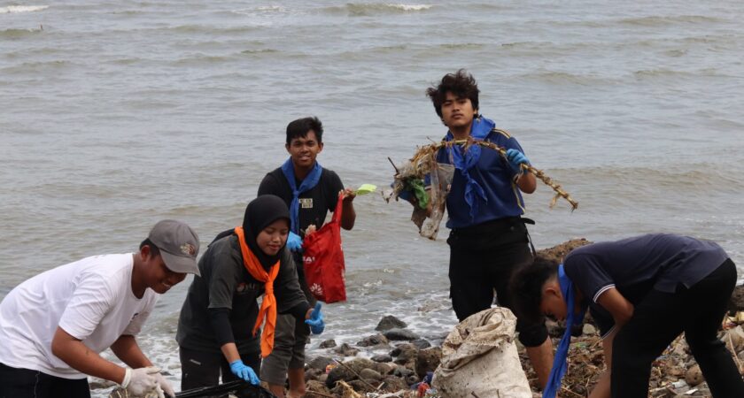ENVIRONMENT CLEAN UP: Reduce Reuse Recycle