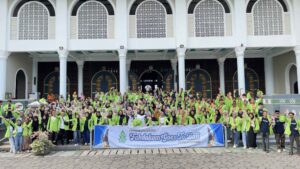 Serentak! FDK UIN Walisongo Laksanakan KKL di Surabaya-Bali