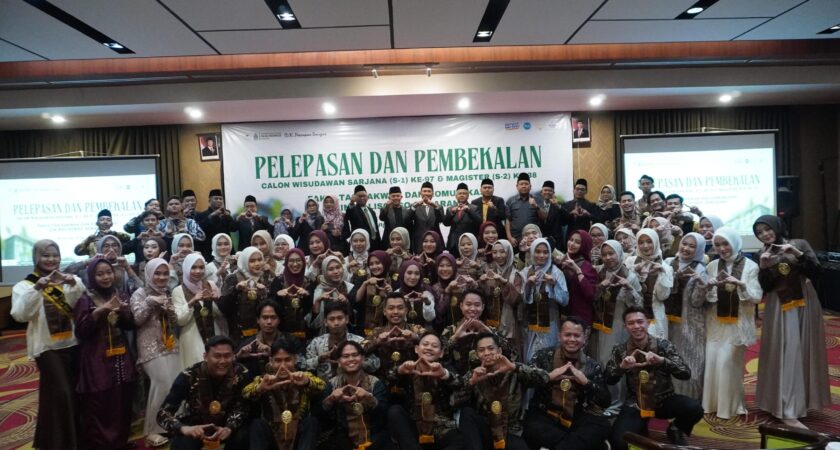 FDK UIN Walisongo Lepas 276 Wisudawan Sarjana dan Magister