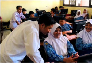 Mahasiswa PPP BPI Gelar Penyuluhan KIA di SMP, Gandeng Disdukcapil Wujudkan Anak Tertib Administrasi