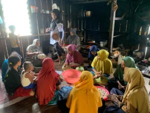 Mahasiswa KKDN UIN Walisongo Ajarkan Masyarakat Desa Offie Peluang Bisnis Melalui Pelatihan Pembuatan Cilok