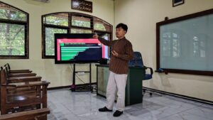Abdul Arif Bedah Strategi Optimalisasi Media Sosial pada Kuliah Tamu Jurnalistik Konvergensi