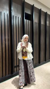 Teliti Komunitas Pecinta Alam Enak Tentrem Ora Mendem, Fairuz Miksalimna Jadi Lulusan Terbaik PMI UIN Walisongo